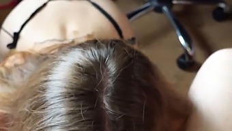 Guardando La Tua Reazione Mentre Ti Faccio Godere Il Pene E I Testicoli Fino A Farti Eiaculare In Bocca