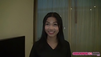 Remaja Perempuan Dari Thailand Dipenuhi Dengan Air Mani.